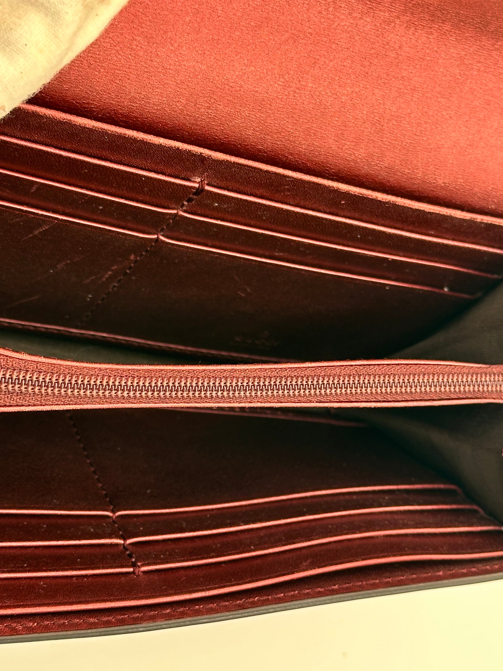 Gucci Guccisima Sima Lovely Heart GG Logo Wallet