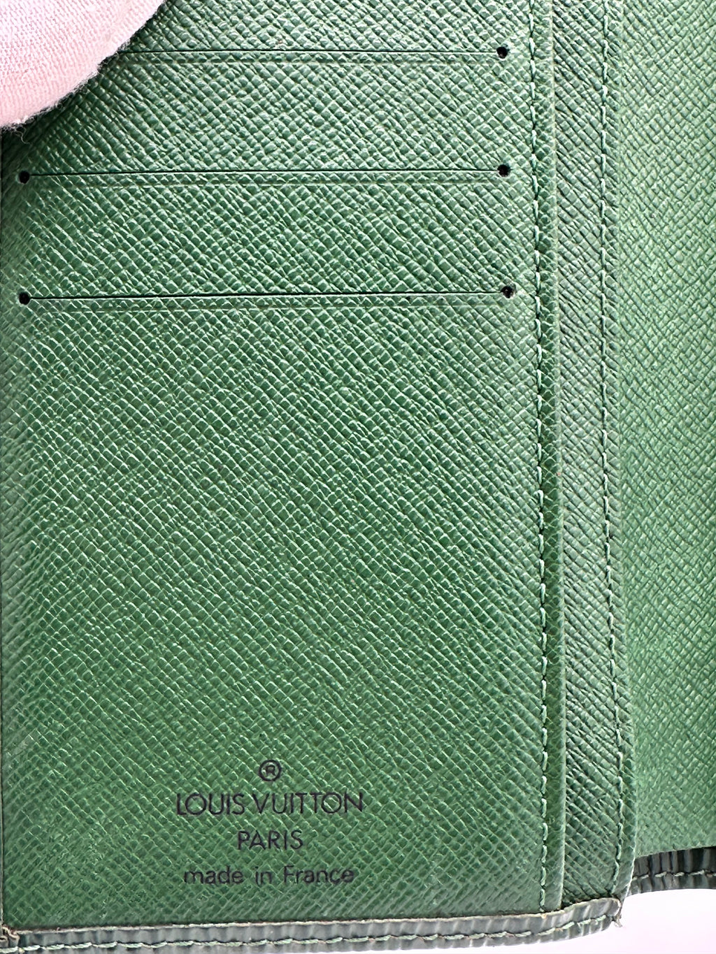 Epi Louis Vuitton Kiss Lock Wallet - Green with Gold Hardware