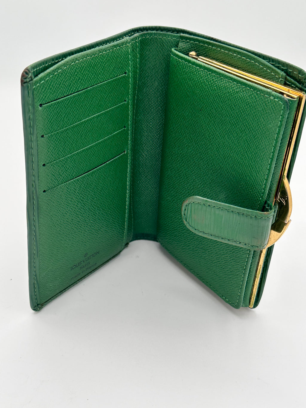 Epi Louis Vuitton Kiss Lock Wallet - Green with Gold Hardware