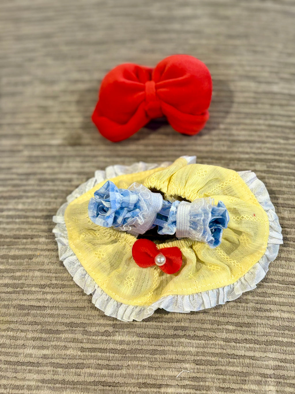 Whimsical Red Bow Outfit for Labubu Dolls – Doll Not Included