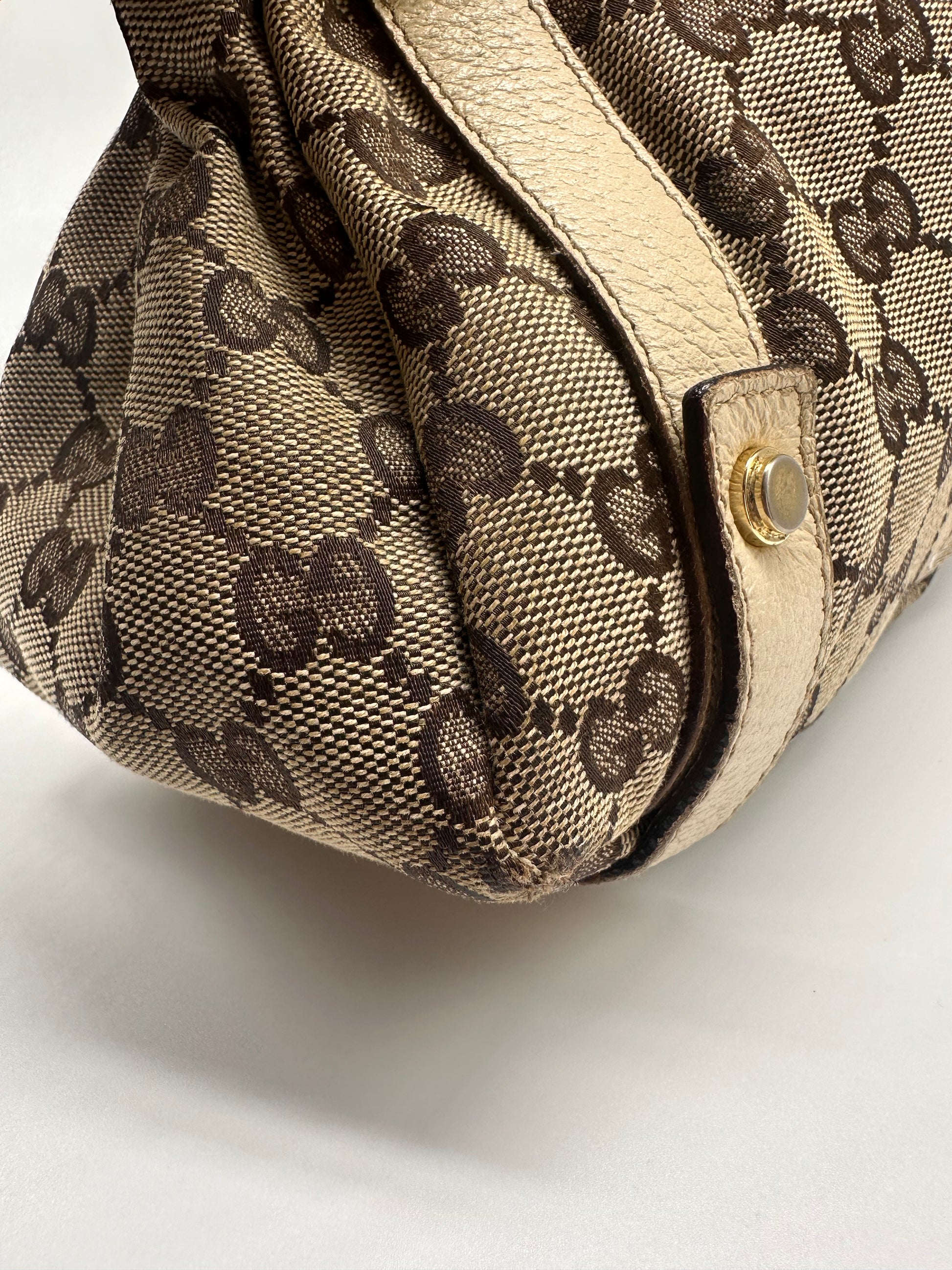 Gucci Abbey- GG canvas shoulder bag