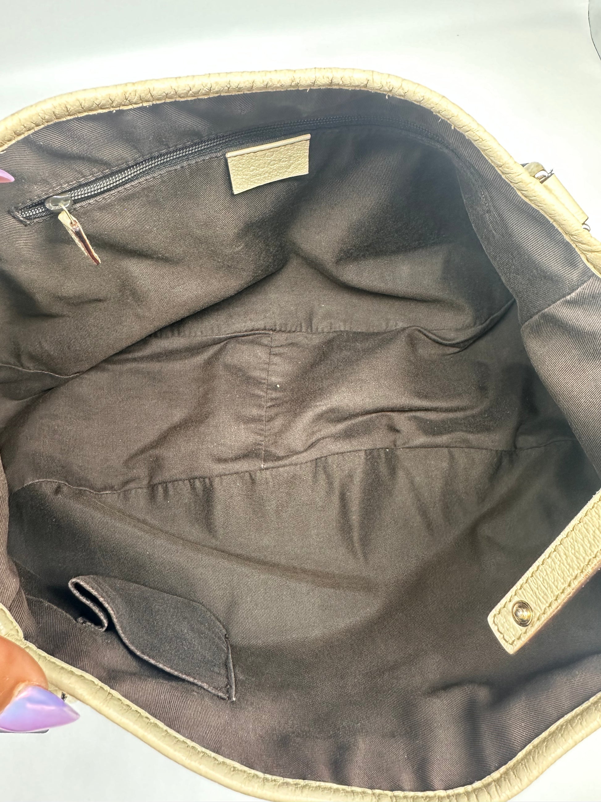 Gucci Abbey- GG canvas shoulder bag